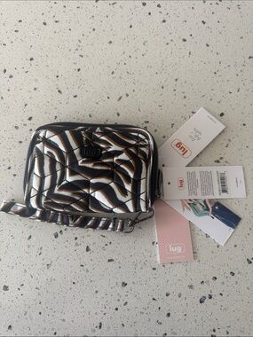 lug RODEO 2-ZEBRA SAND Print Quilted RFID Wristlet Wallet Casual Travel NWT